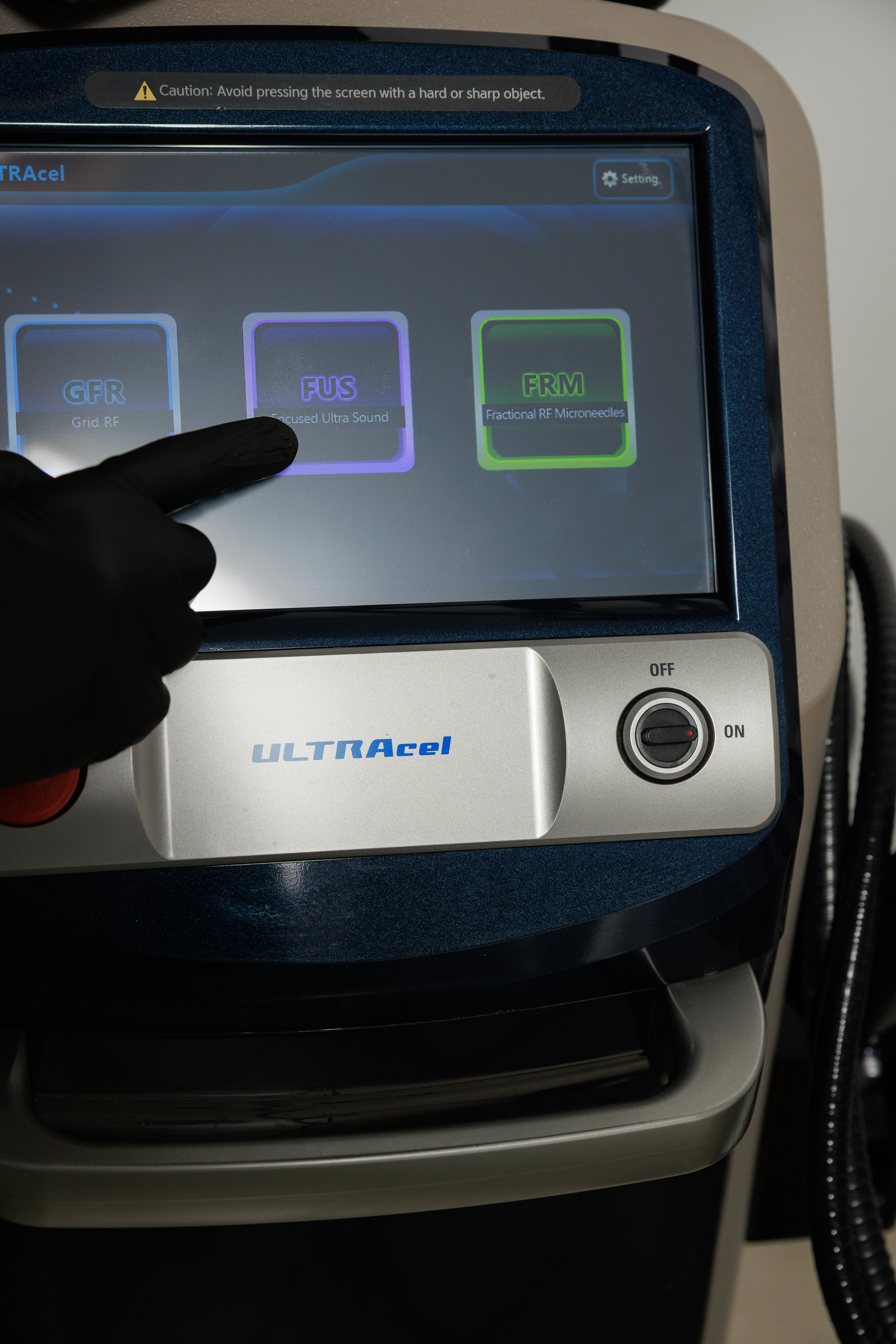 COOL PEEL CO2 LASER | EYELIDS LASER REJUVENATION